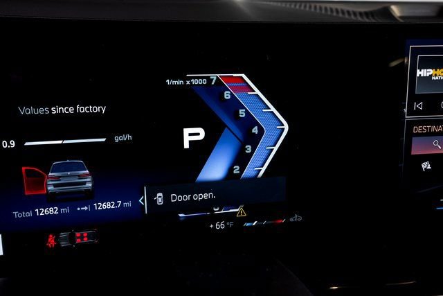 Used 2025 BMW ALPINA XB7 image 46