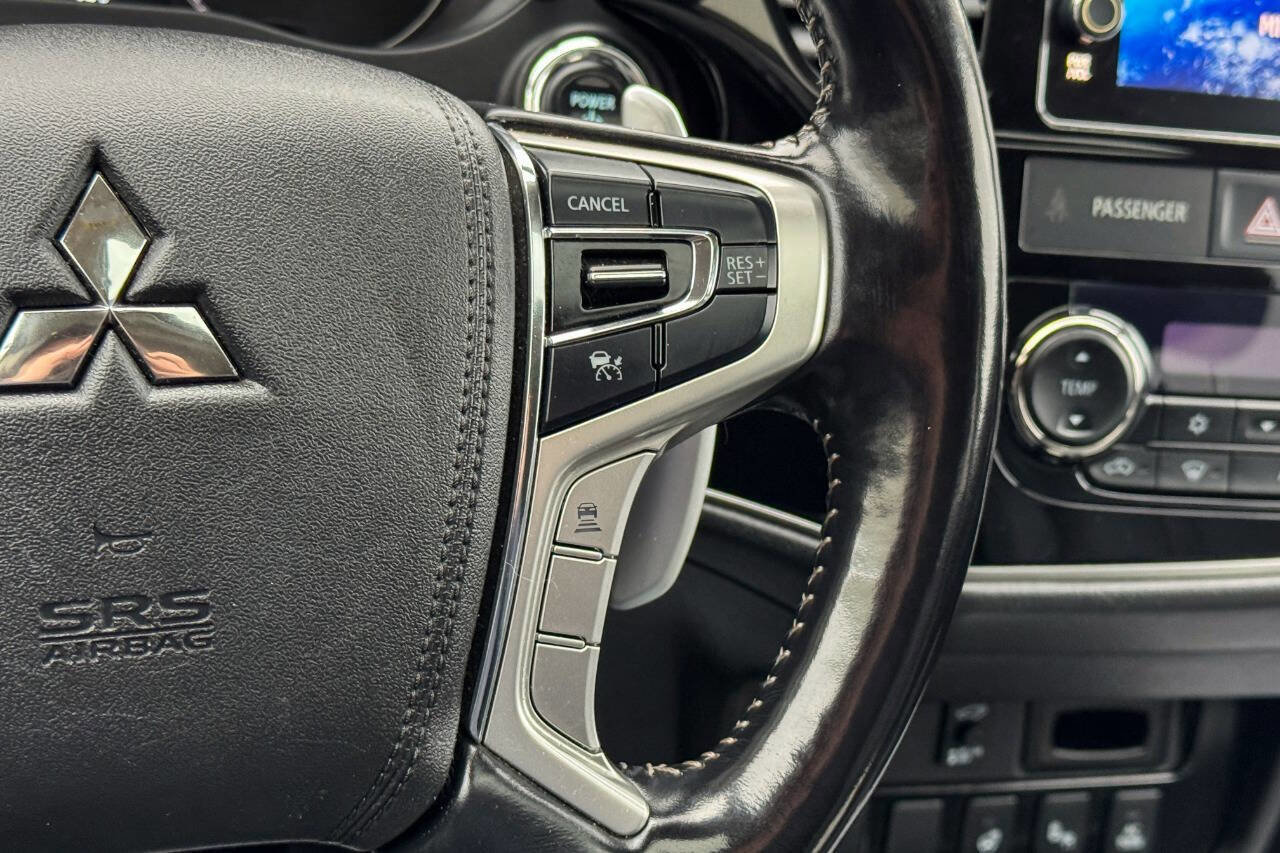 Used 2018 Mitsubishi Outlander GT image 29