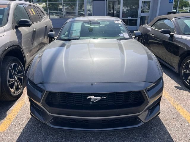 Used 2025 Ford Mustang Premium RWD image 2