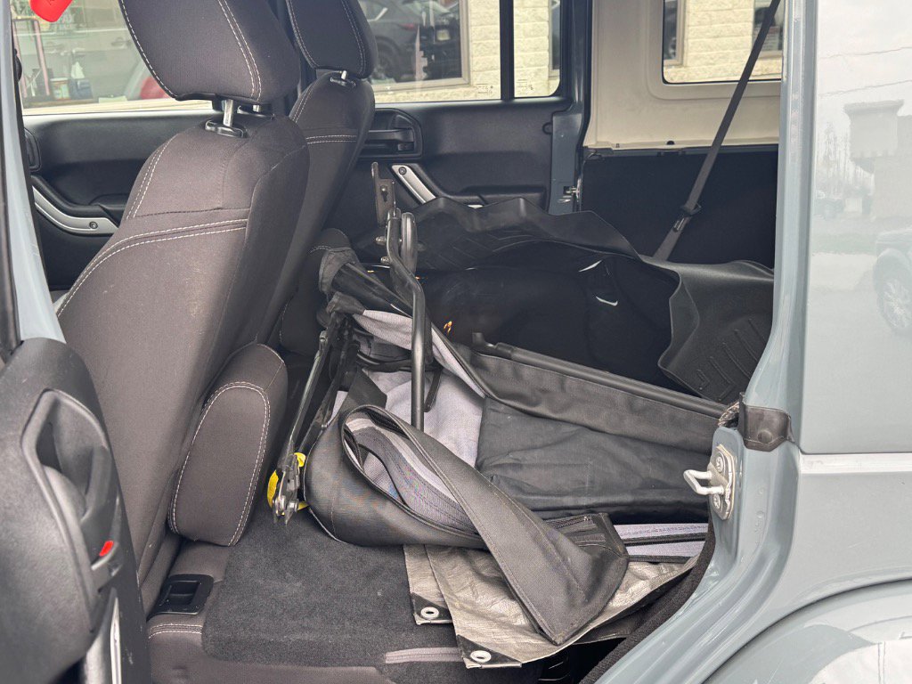 Used 2014 Jeep Wrangler Unlimited Sahara w/ Max Tow Package image 14