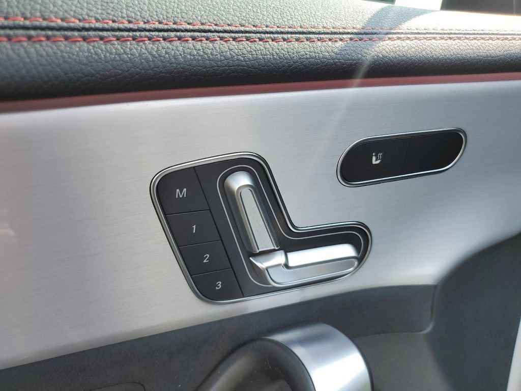 New 2025 Mercedes-Benz CLA 250 4MATIC image 16