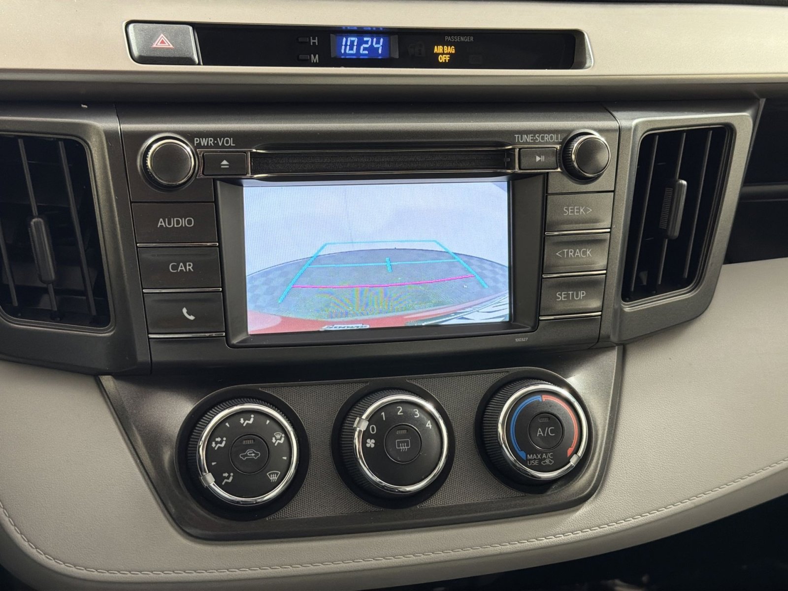 Used 2015 Toyota RAV4 LE image 19