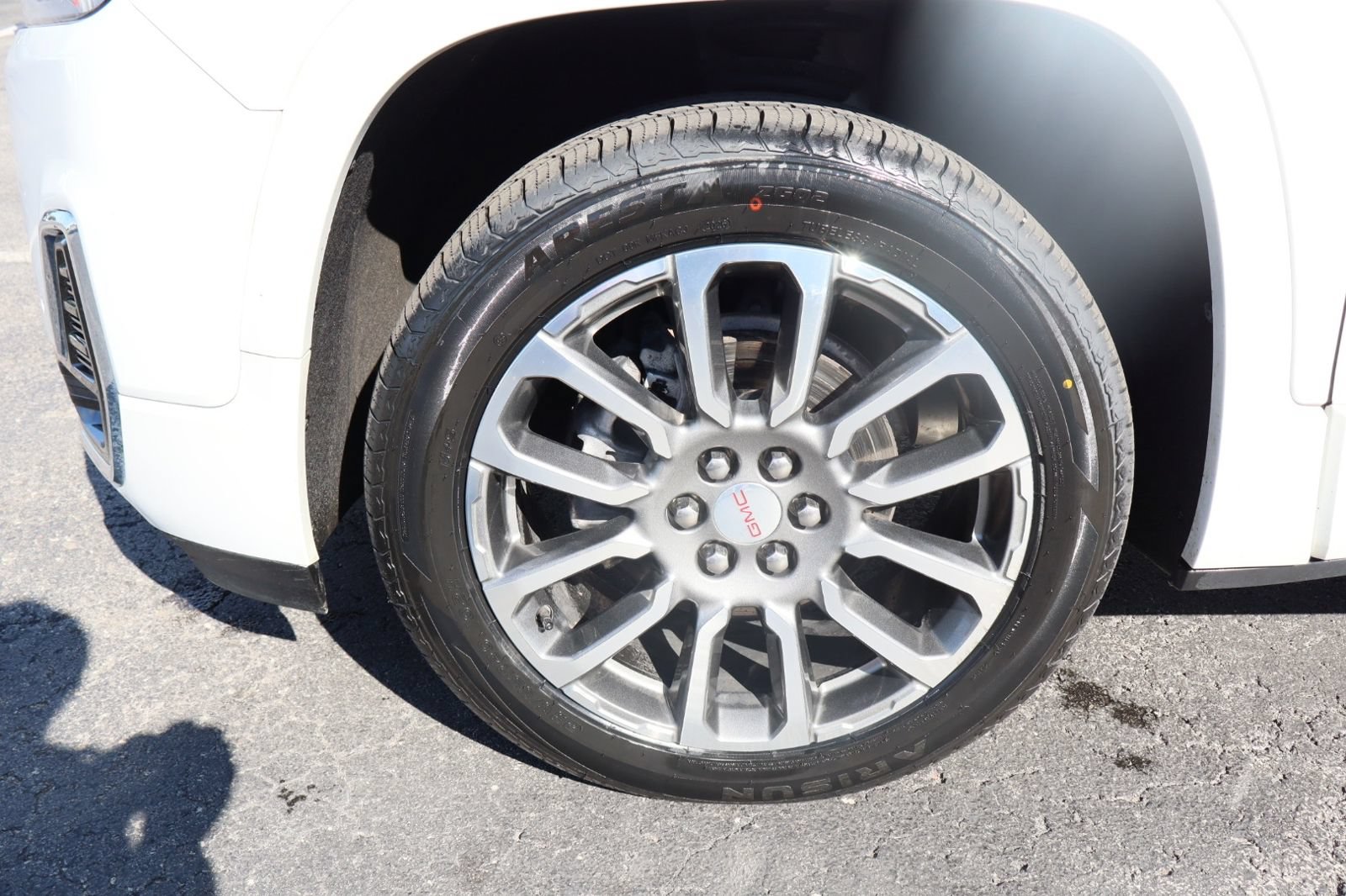 Used 2021 GMC Acadia Denali w/ Denali Ultimate Package AWD/4WD image 45