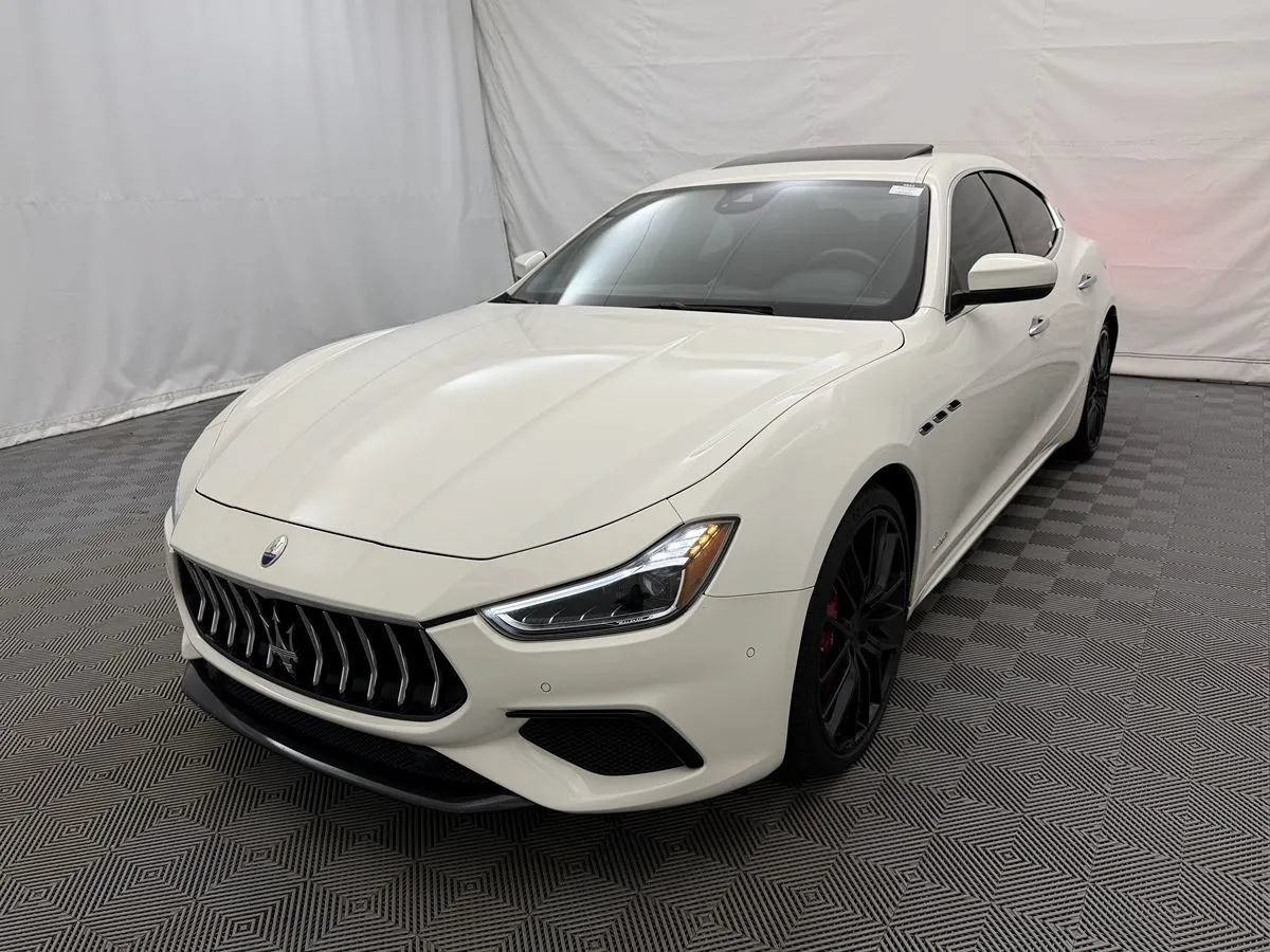 Used 2019 Maserati Ghibli S GranSport RWD image 2