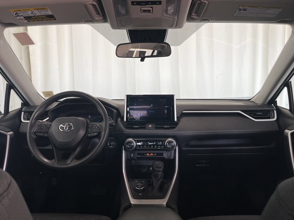 Used 2024 Toyota RAV4 XLE AWD/4WD image 9