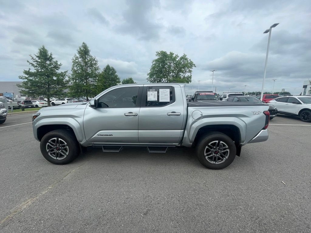 Used 2024 Toyota Tacoma TRD Sport AWD/4WD image 4