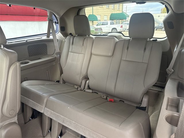 Used 2013 Chrysler Town & Country Touring image 22