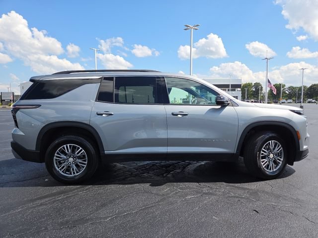 Used 2025 Chevrolet Traverse LT w/ LPO, Floor Liner Package FWD image 18