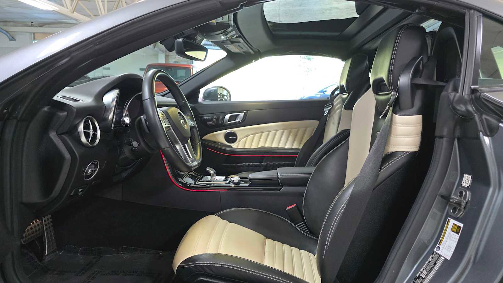 Used 2016 Mercedes-Benz SLK 300 image 20