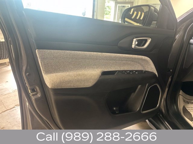 Used 2024 Jeep Compass Latitude AWD/4WD image 11