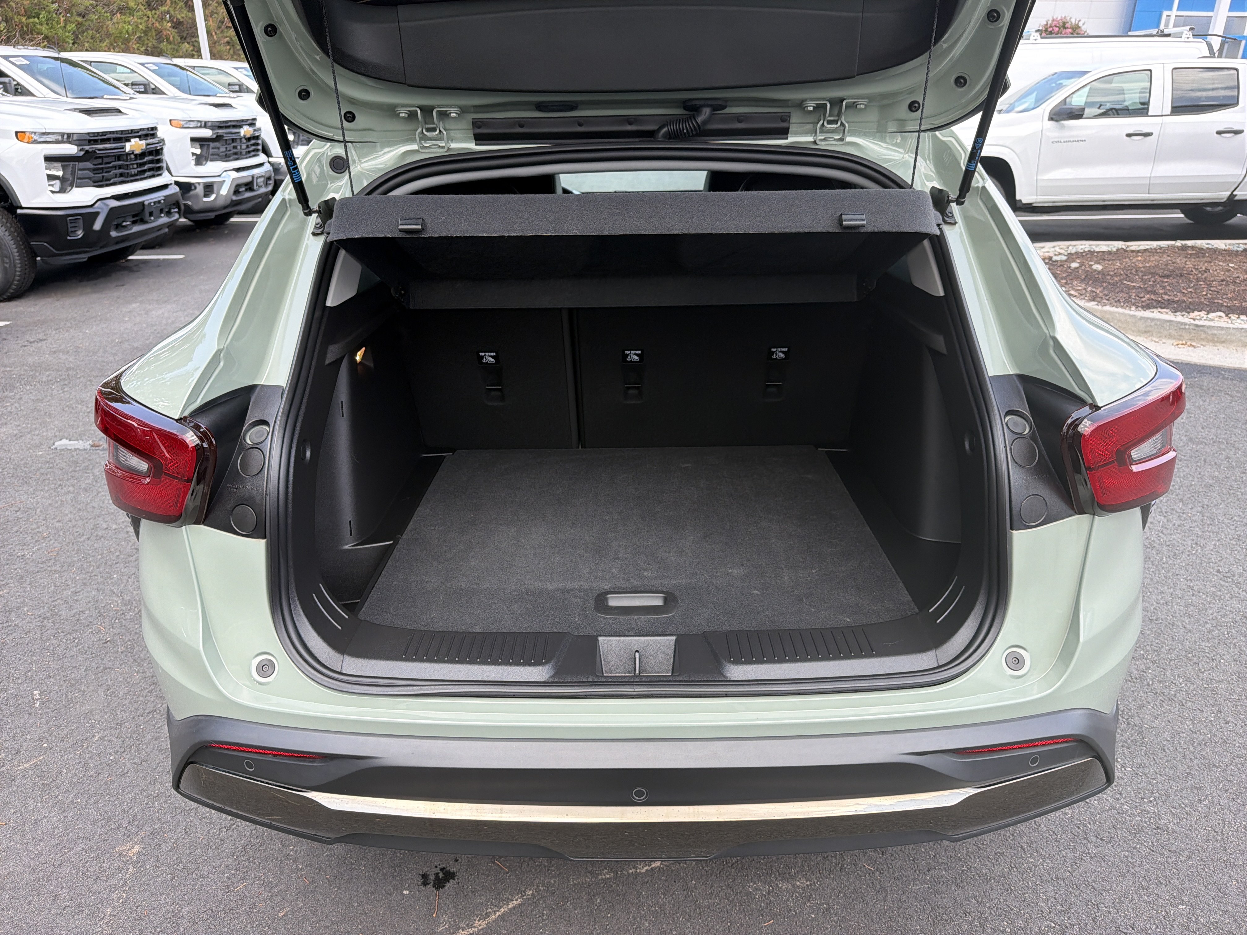 Used 2025 Chevrolet Trax ACTIV w/ Sunroof Package FWD image 33