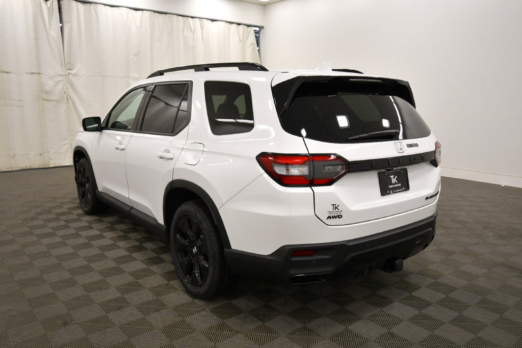 New 2026 Honda Pilot Black Edition image 5