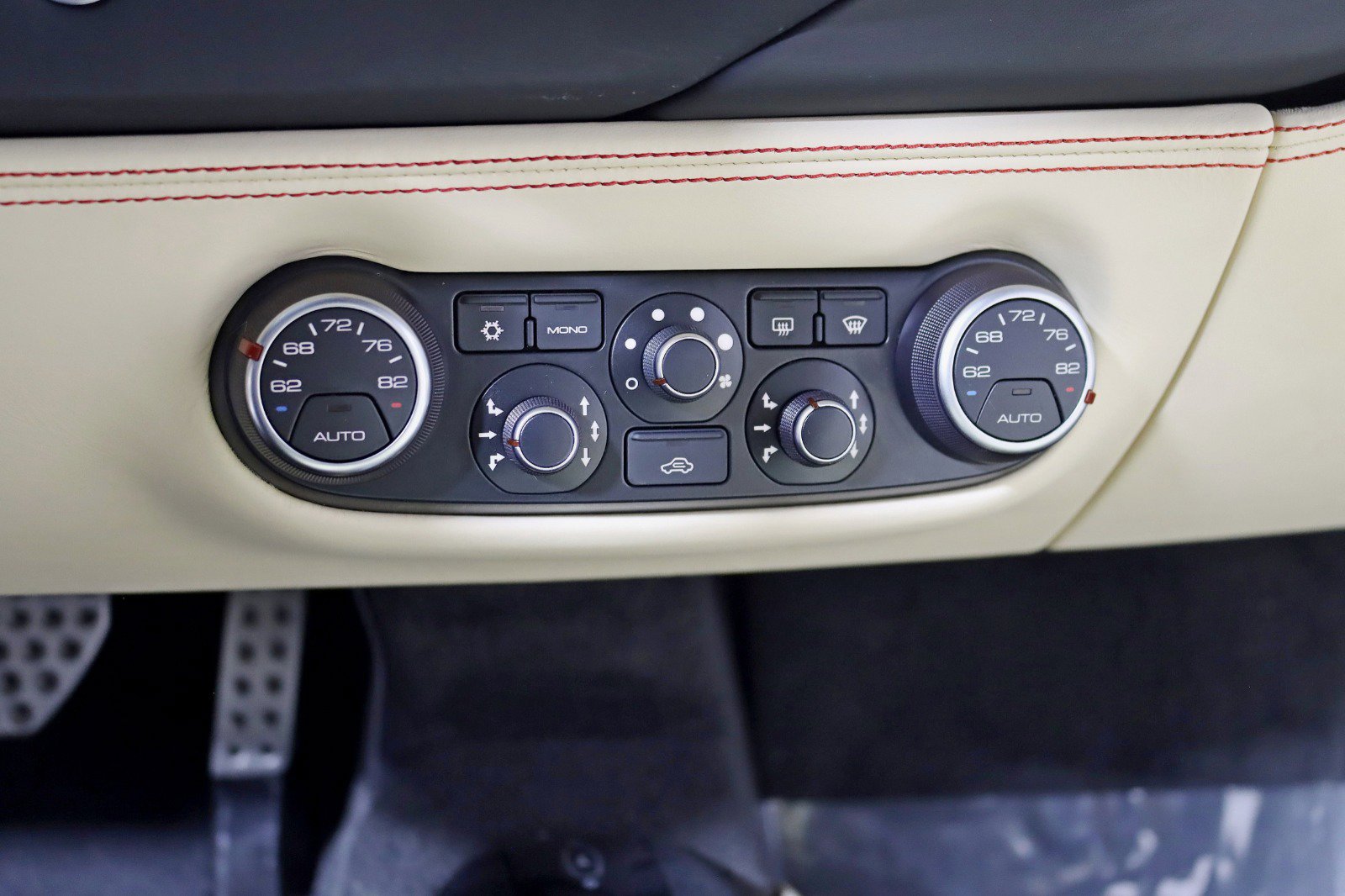 Used 2018 Ferrari 488 GTB image 26