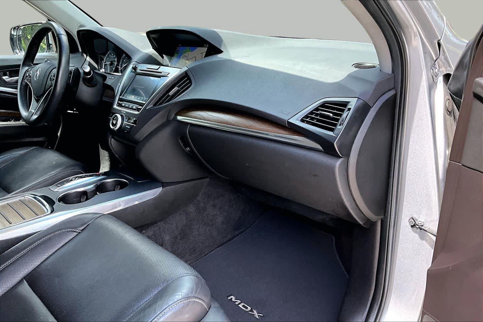 Used 2020 Acura MDX w/ Technology Package AWD/4WD image 19
