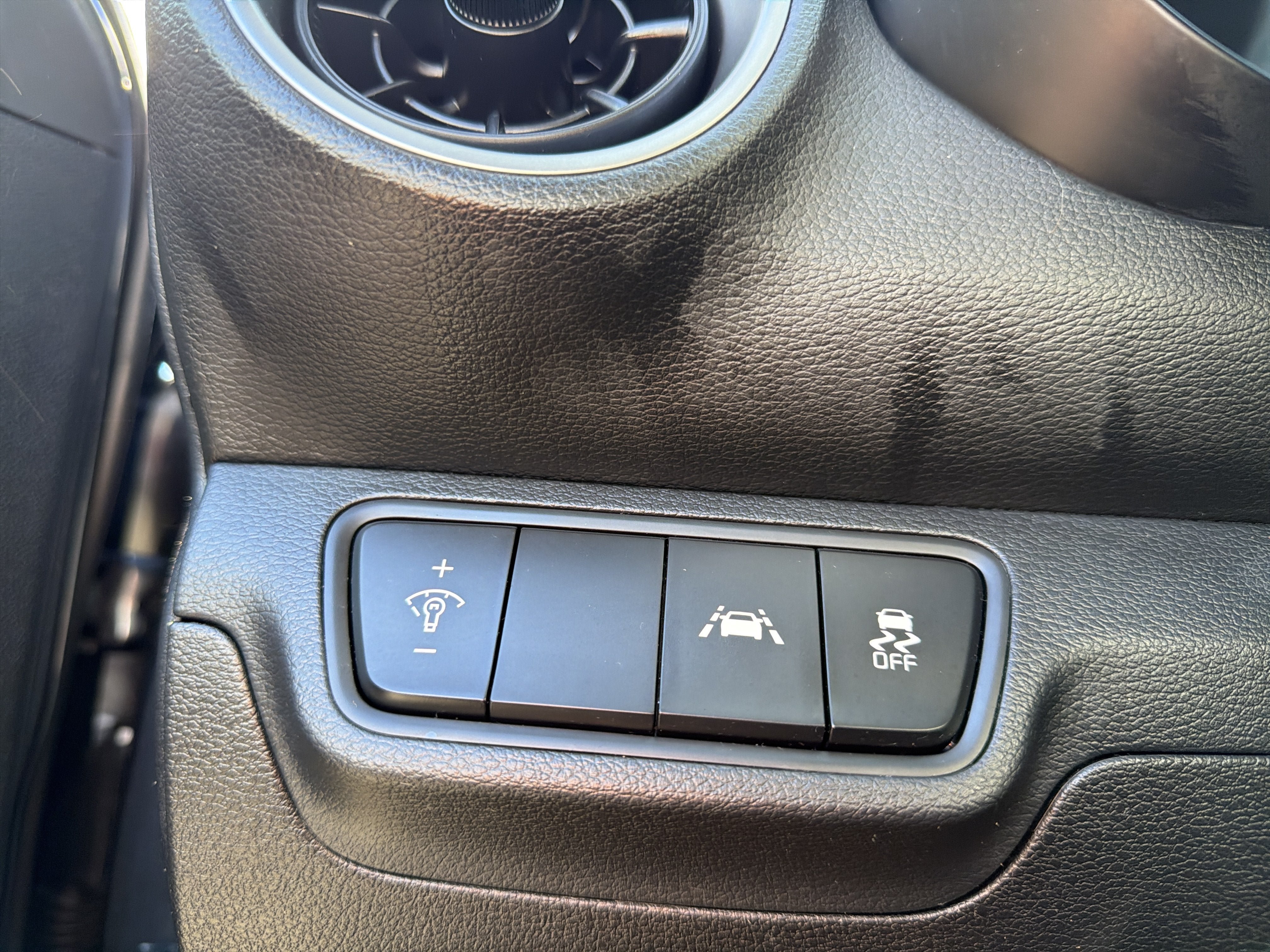 Used 2019 Kia Forte LXS FWD image 14