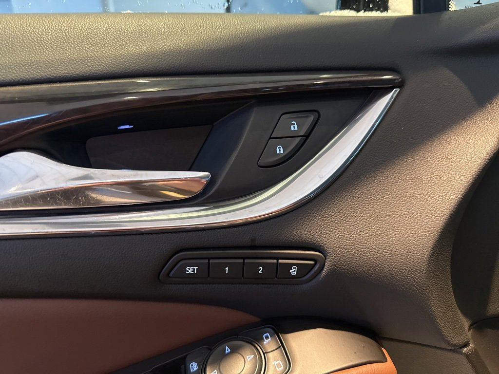 Used 2019 Buick Enclave Avenir w/ Avenir Technology Package image 20