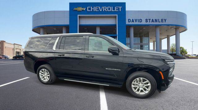 Used 2025 Chevrolet Suburban LT AWD/4WD image 9