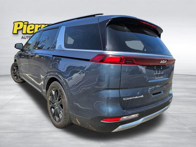 Used 2022 Kia Carnival SX Prestige image 3