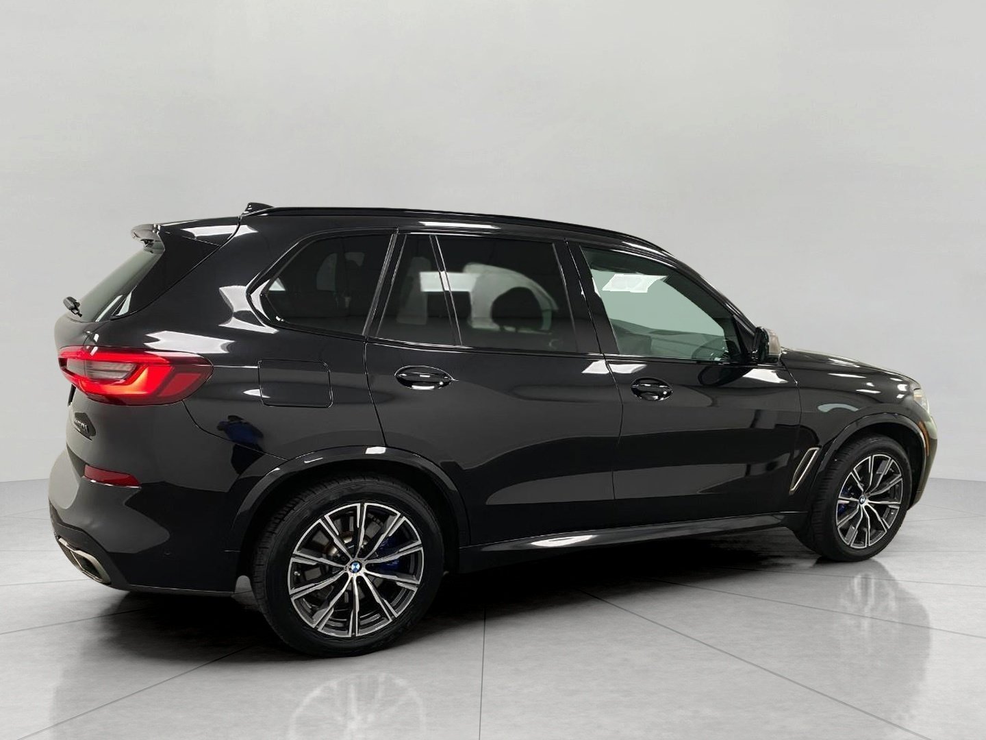 Used 2022 BMW X5 M50i w/ Parking Assistance Package AWD/4WD image 2