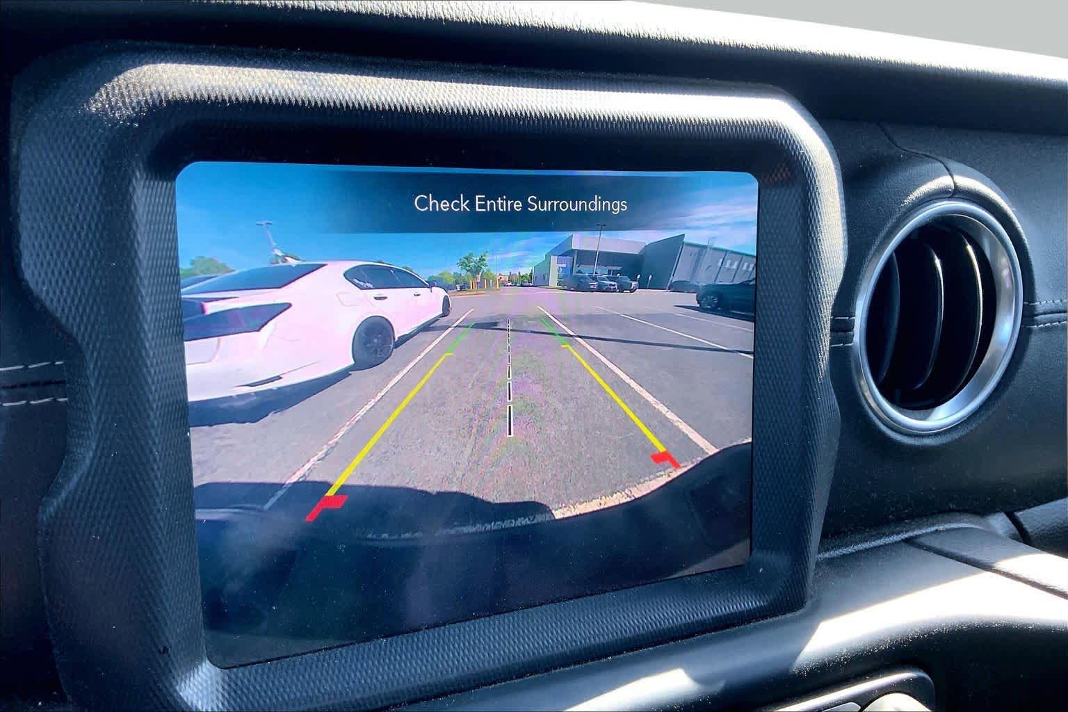 Used 2020 Jeep Gladiator Overland AWD/4WD image 27