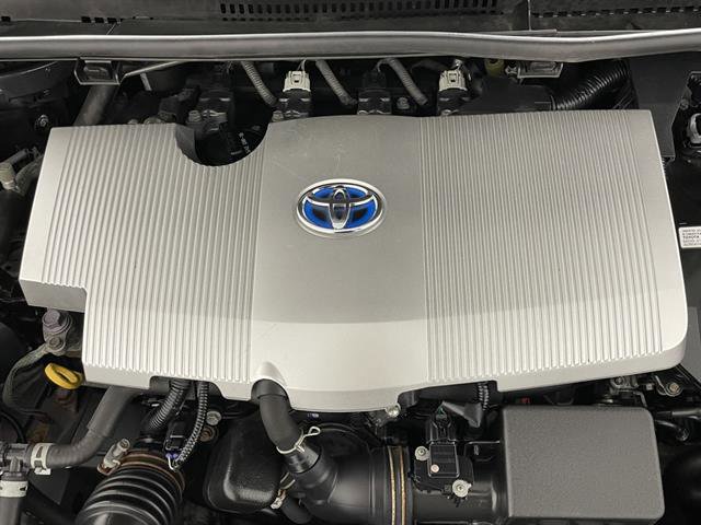 Used 2020 Toyota Prius XLE w/ Advanced Technology Package image 27