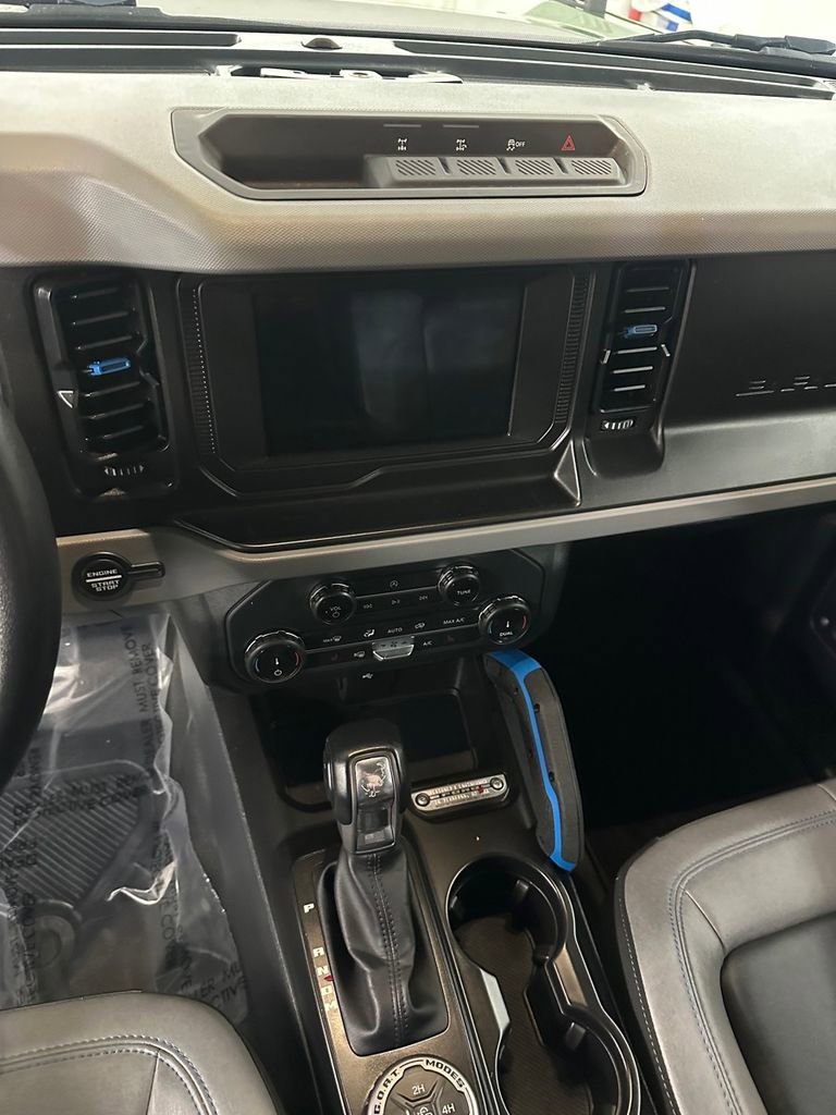 Used 2022 Ford Bronco Black Diamond image 16