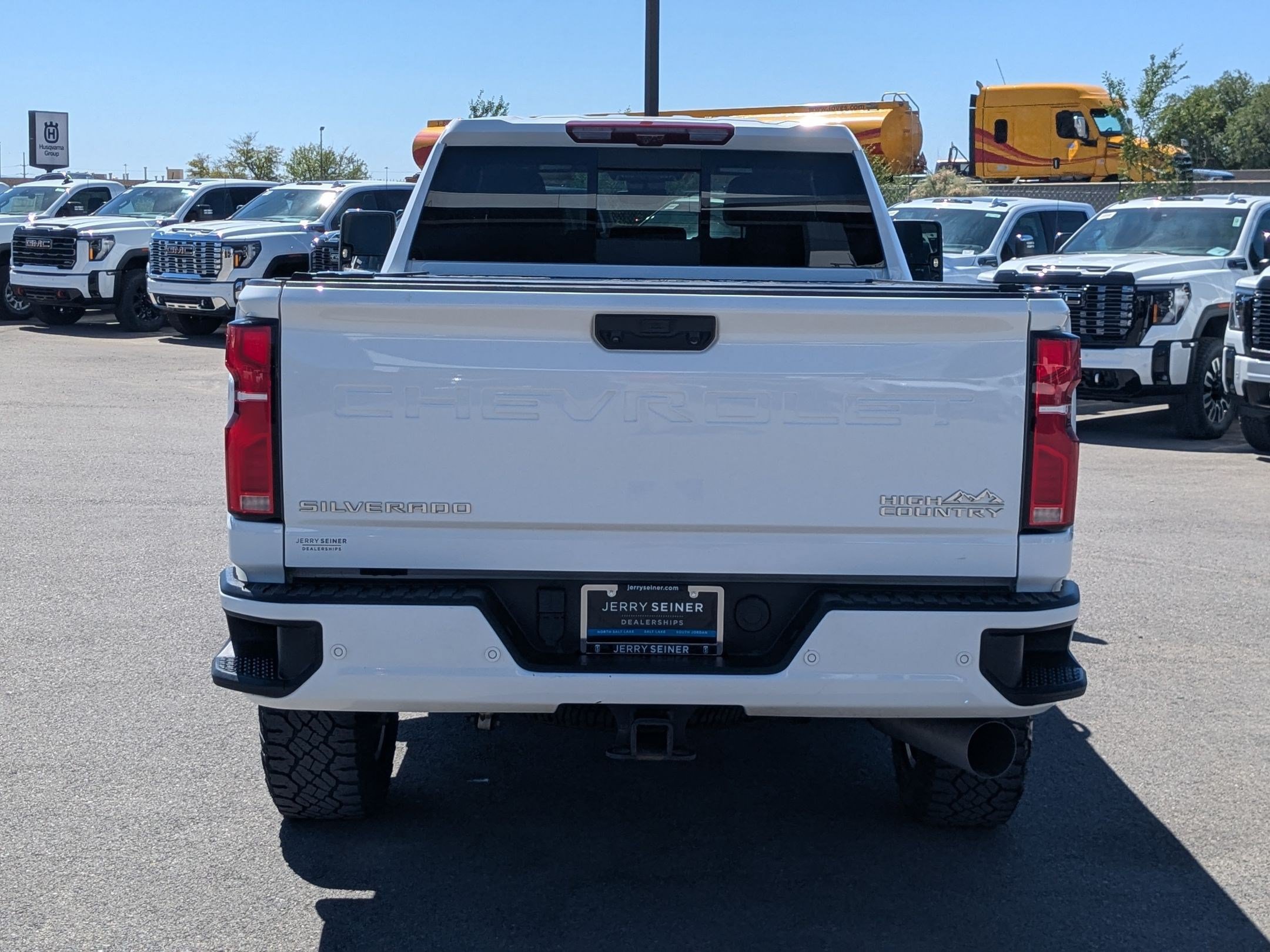 Used 2025 Chevrolet Silverado 3500 High Country w/ Technology Package AWD/4WD image 4