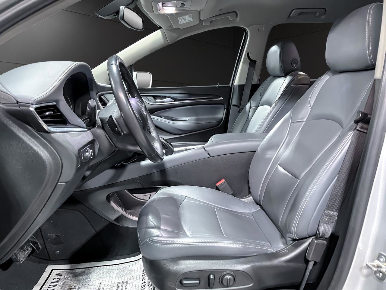 Used 2020 Buick Enclave Essence image 12