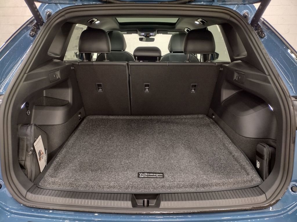 New 2025 Volkswagen Tiguan SE R-Line image 15