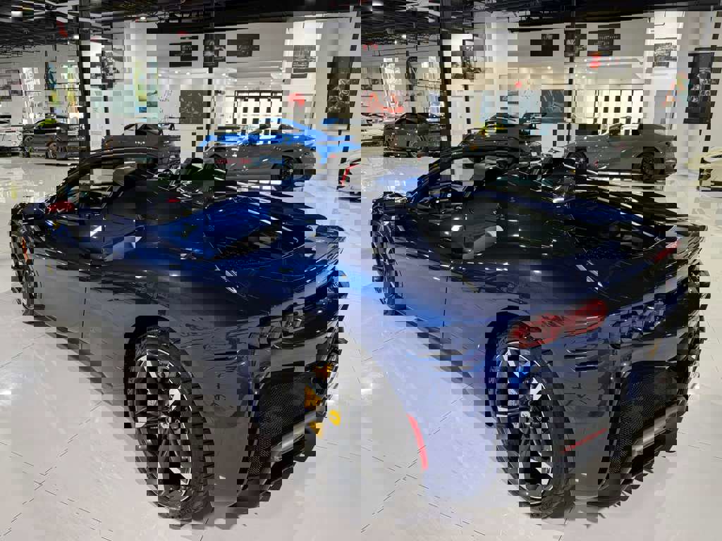 Used 2023 Ferrari SF90 Spider image 5