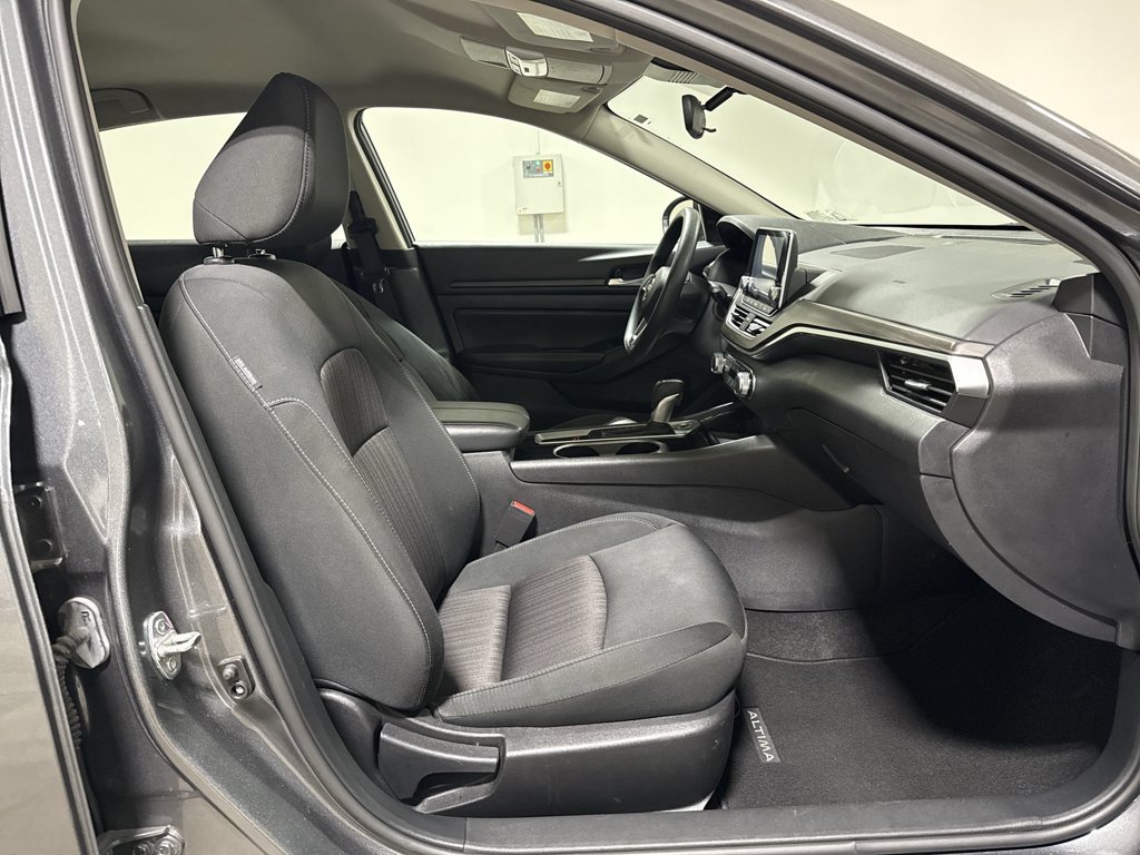 Used 2024 Nissan Altima 2.5 SV FWD image 21