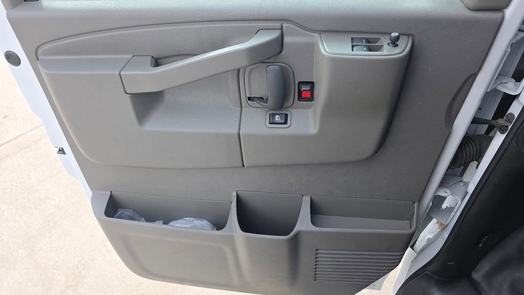 Used 2024 GMC Savana 2500 w/ Driver Convenience Package image 16