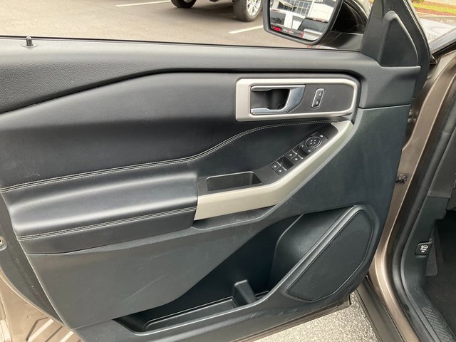 Used 2021 Ford Explorer XLT w/ Equipment Group 202A image 7