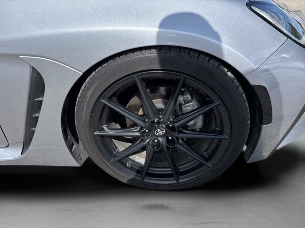 Used 2022 Toyota GR86 Premium RWD image 23