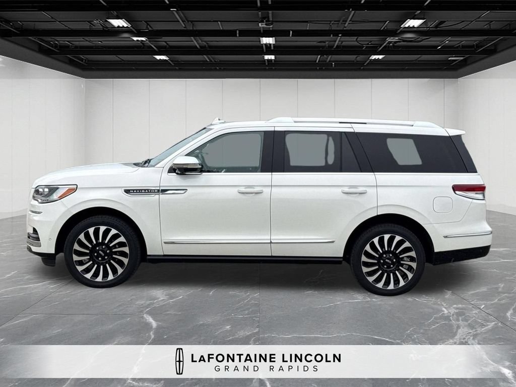 Certified 2024 Lincoln Navigator Black Label AWD/4WD image 2