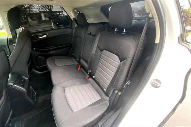 Used 2016 Ford Edge SE image 26