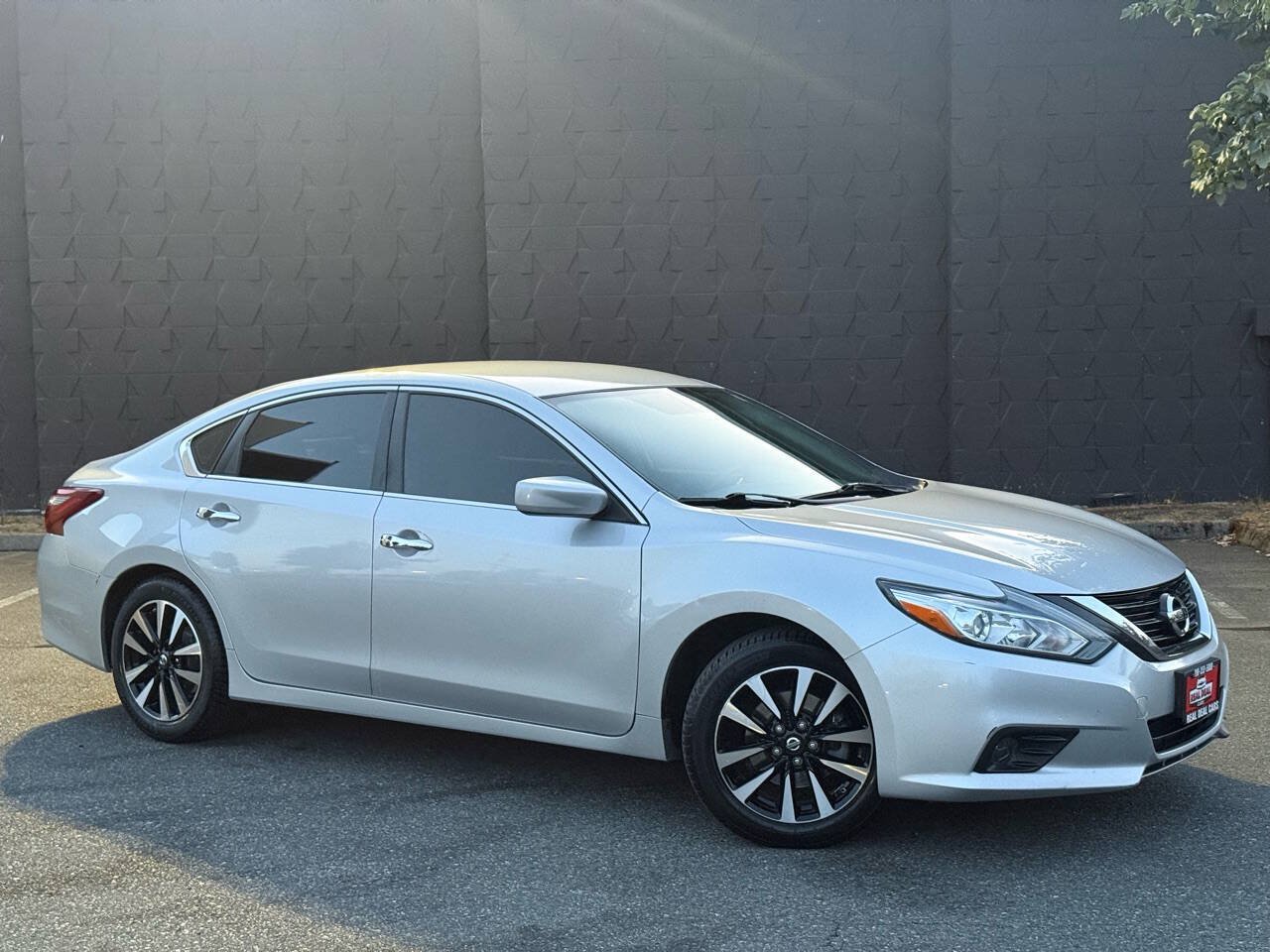 Used 2018 Nissan Altima 2.5 SV FWD image 2