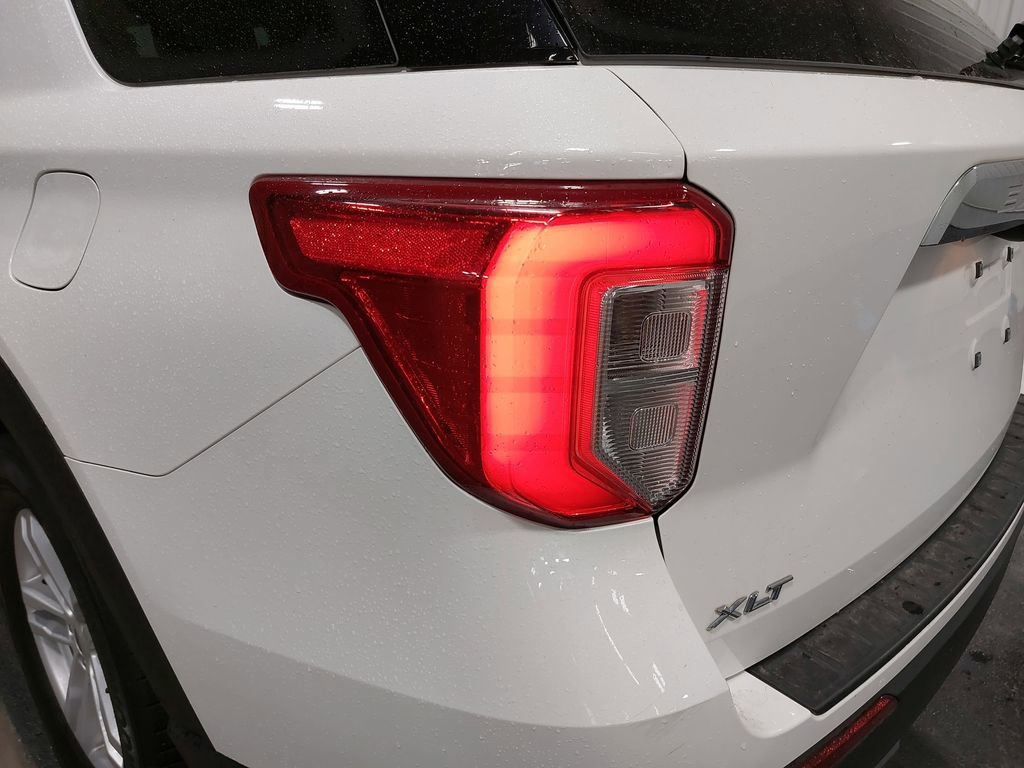 Used 2022 Ford Explorer XLT w/ Equipment Group 202A image 33