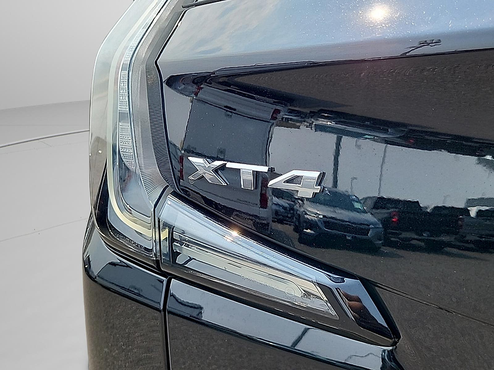 Certified 2024 Cadillac XT4 Sport w/ Technology Package AWD/4WD image 31
