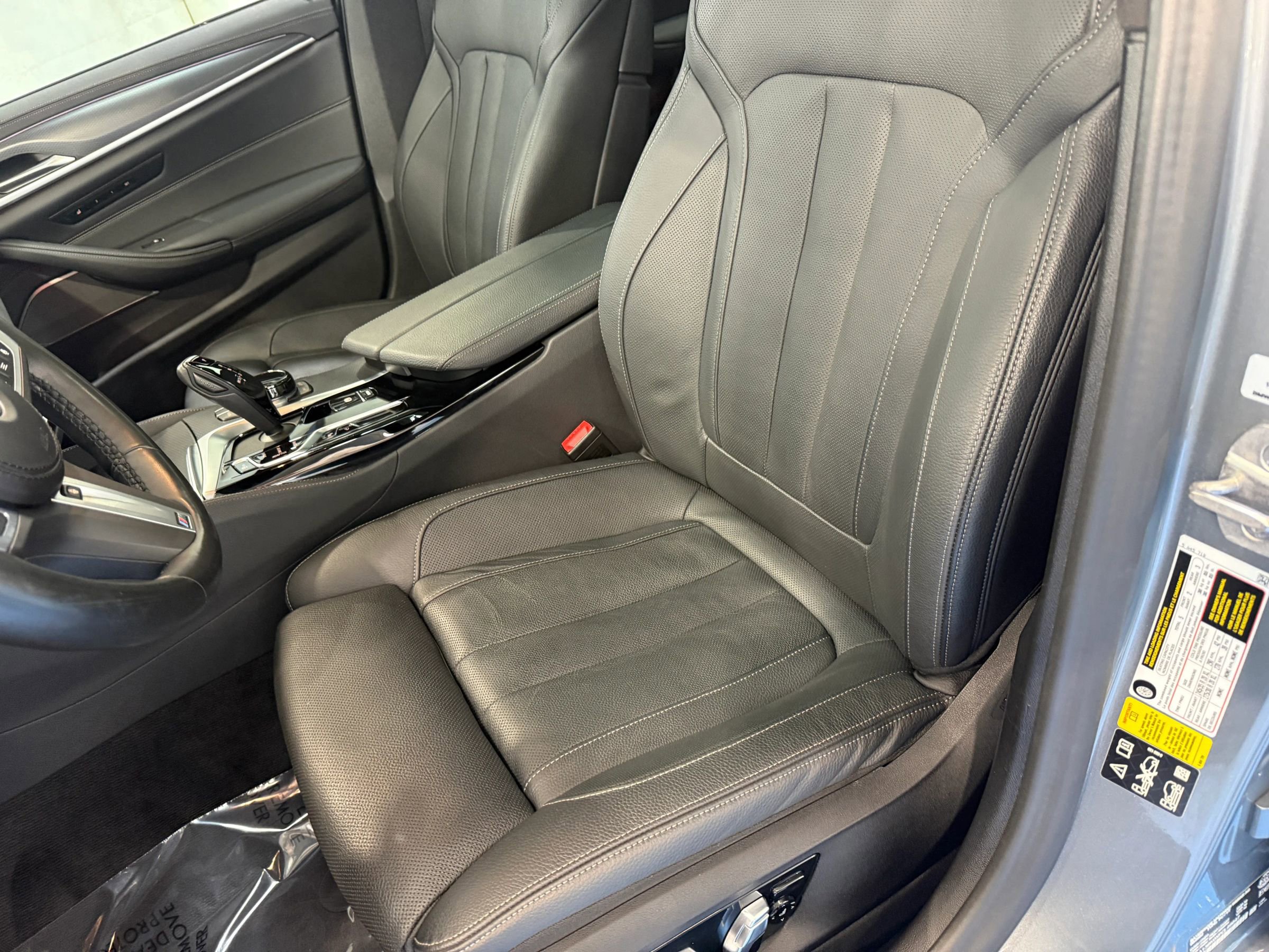 Used 2023 BMW M550i xDrive w/ Premium Enhanced Package AWD/4WD image 38