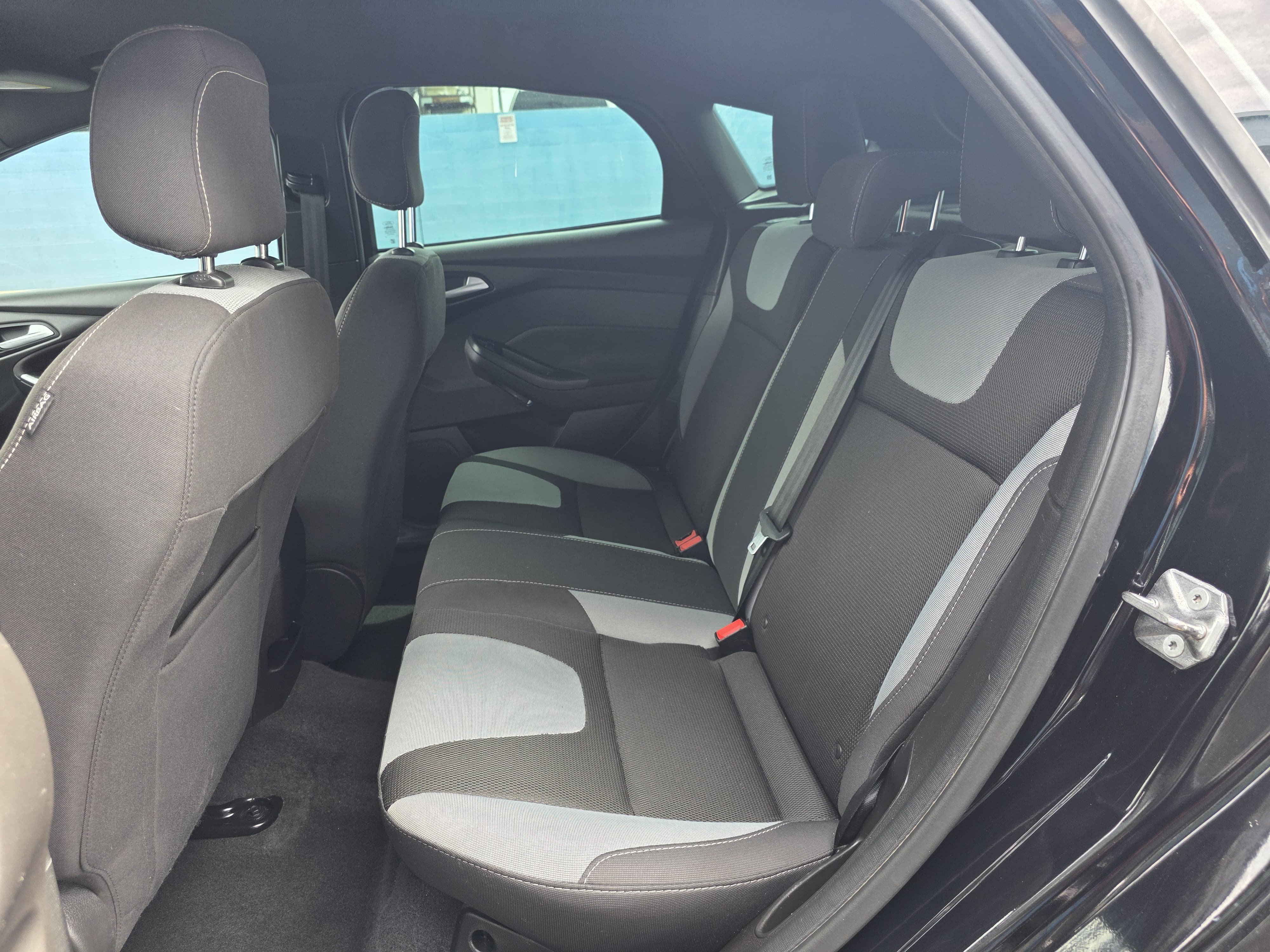 Used 2017 Ford Focus ST image 18