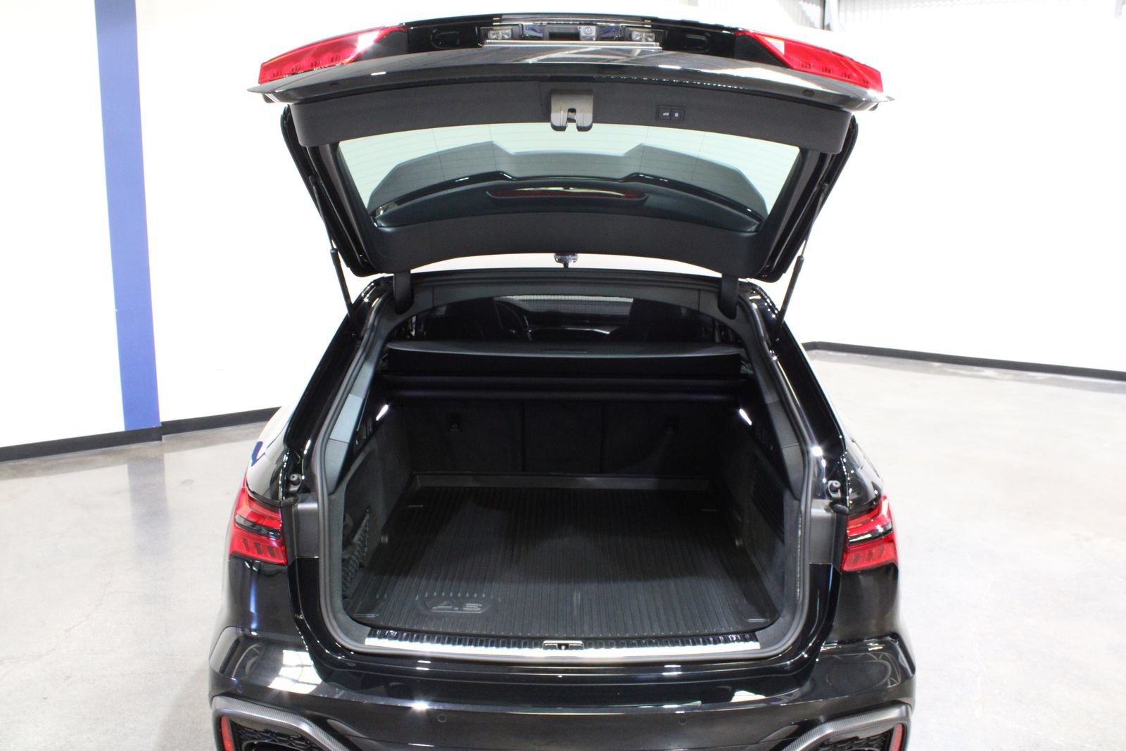 Used 2025 Audi RS 6 performance AWD/4WD image 15