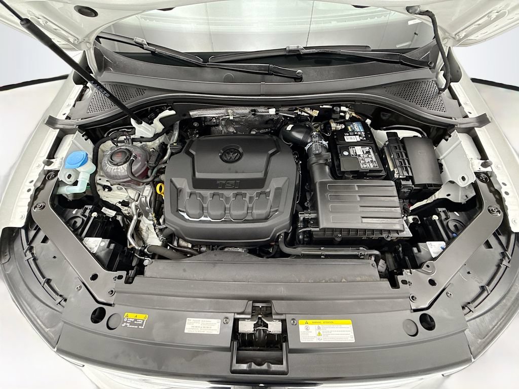 Used 2023 Volkswagen Tiguan SE w/ Panoramic Sunroof Package FWD image 28