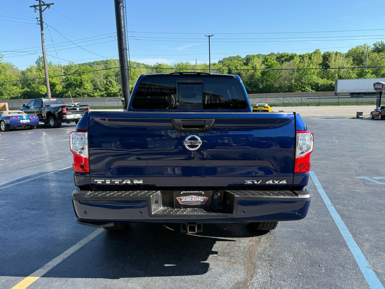 Used 2021 Nissan Titan SV w/ SV Convenience Package AWD/4WD image 4