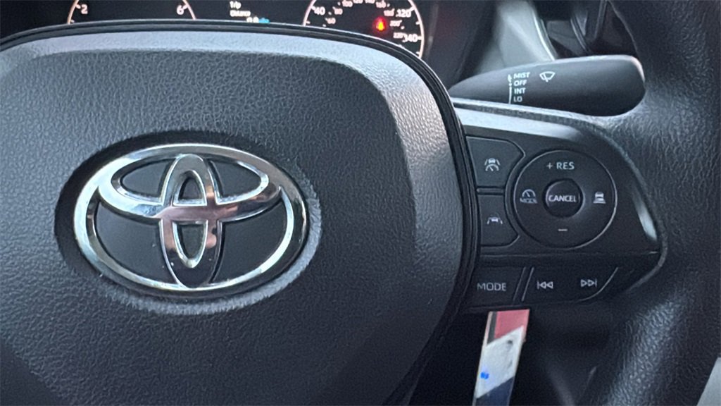 Certified 2023 Toyota Corolla LE image 28