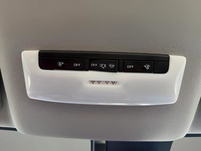 Certified 2025 Nissan Versa SV w/ Trunk Package image 34