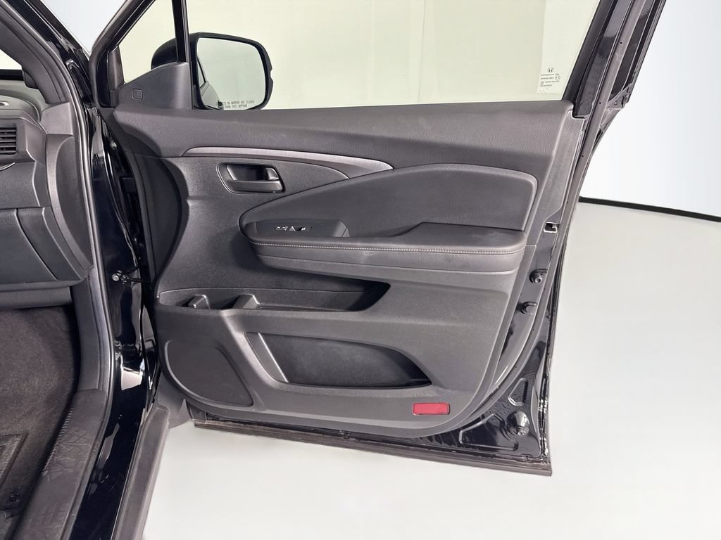 Certified 2023 Honda Passport TrailSport image 25