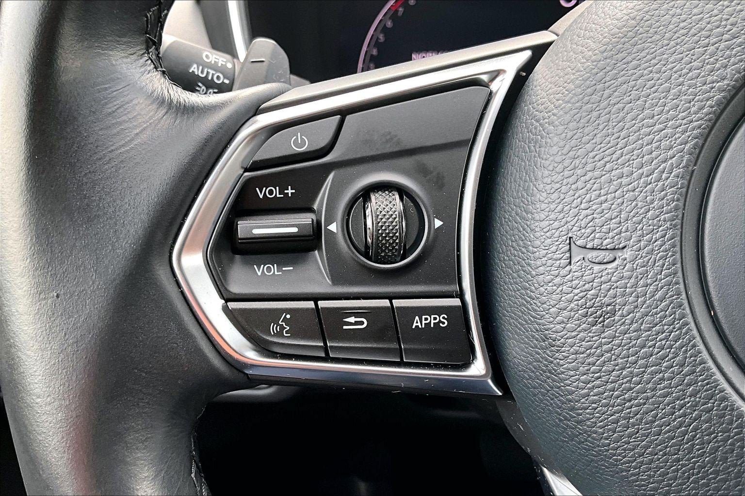 Used 2023 Acura MDX SH-AWD w/ Technology Package image 17