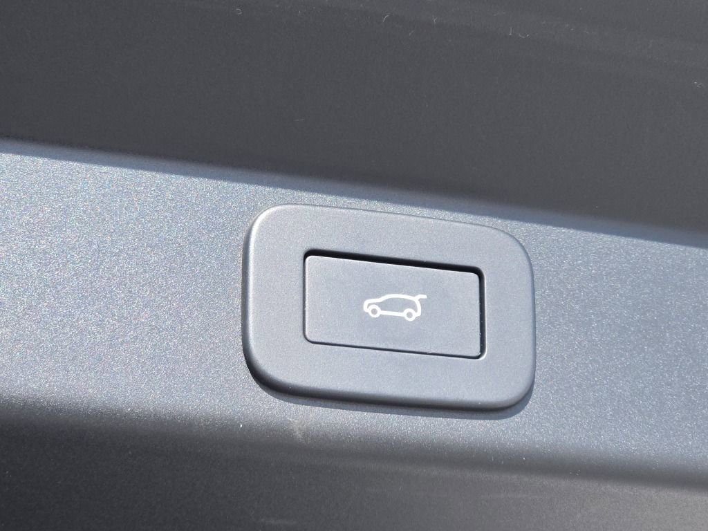 Used 2024 Land Rover Range Rover Sport Dynamic SE image 16