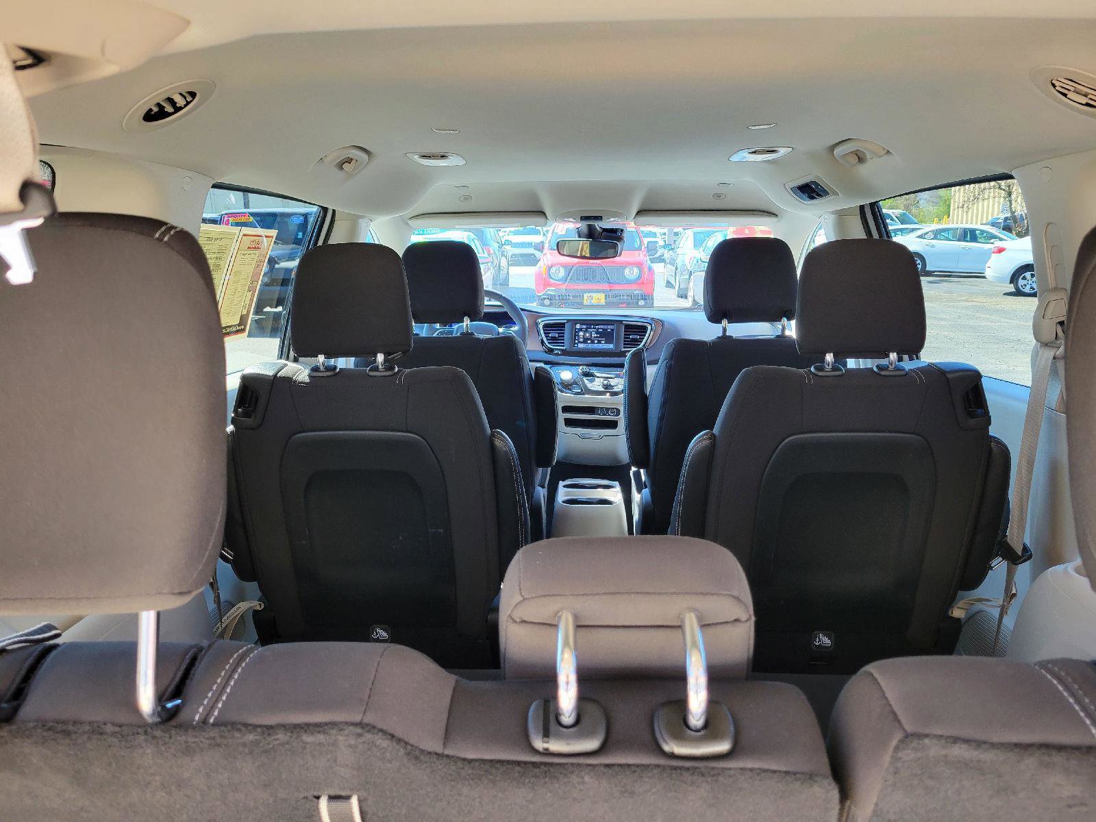 Used 2024 Chrysler Voyager LX image 30